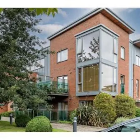 Lovely 2 Bedroom In Exclusive Development. アパート